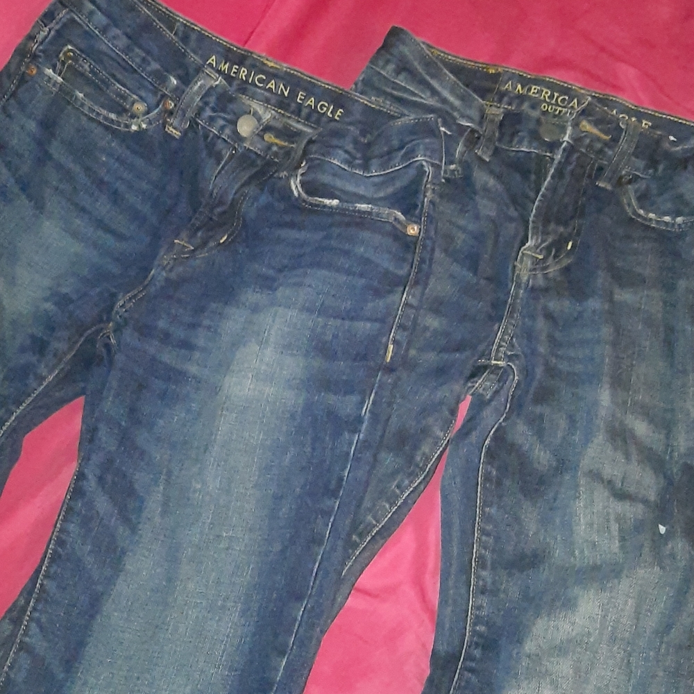 2 pairs American Eagle jeans